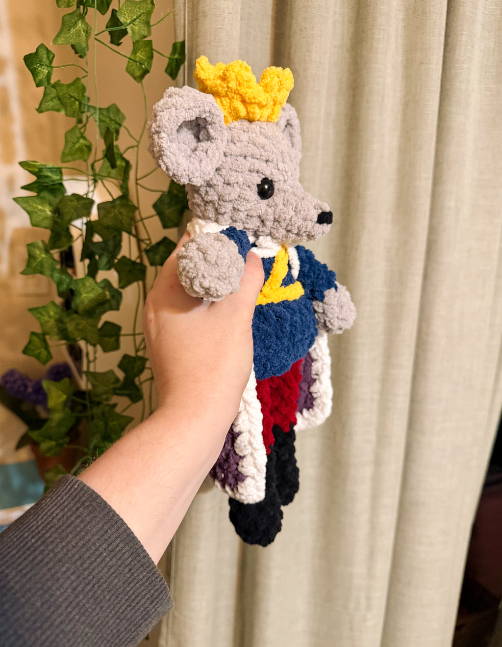 Classic Mouse King Crochet Pattern