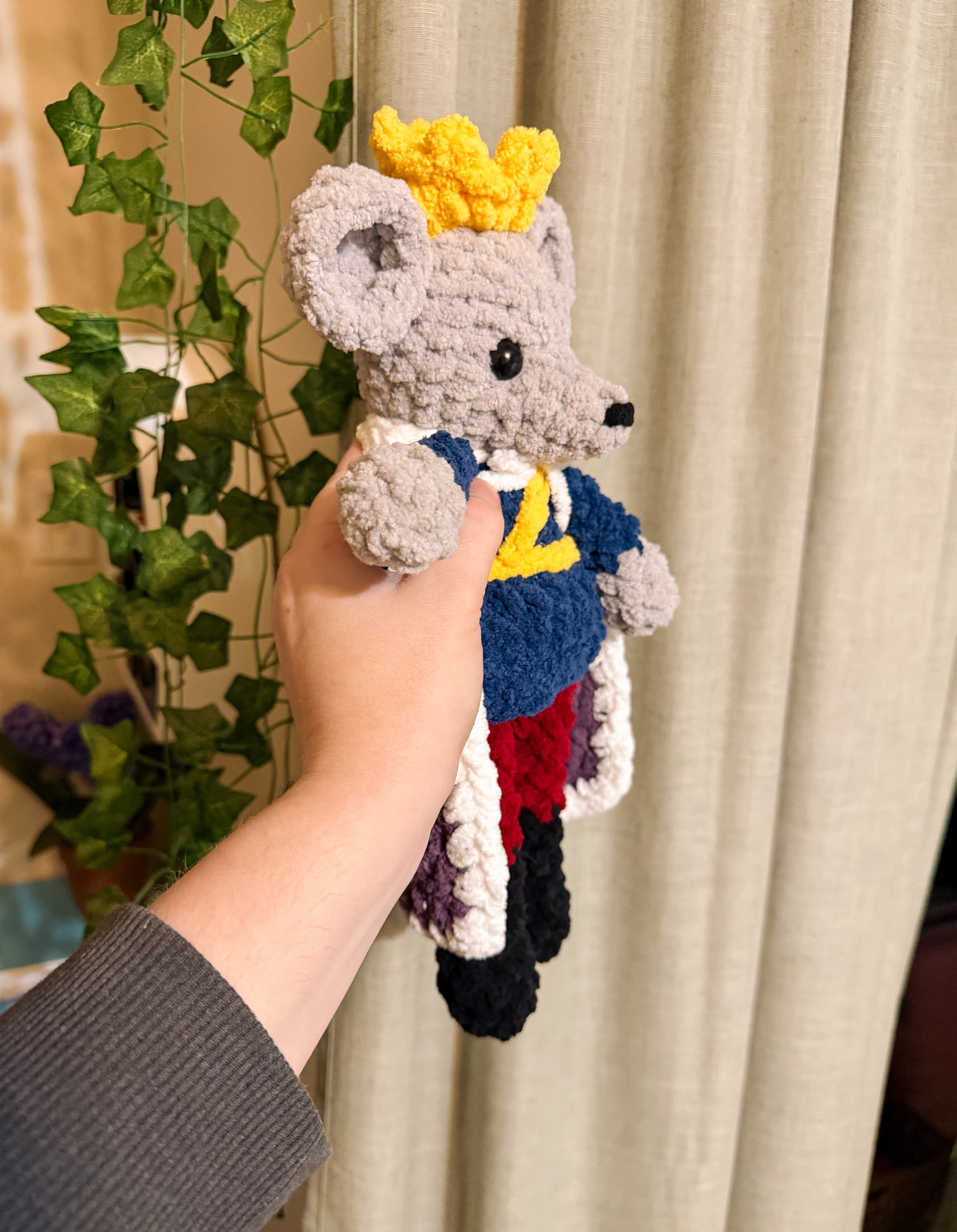 Classic Mouse King Crochet Pattern