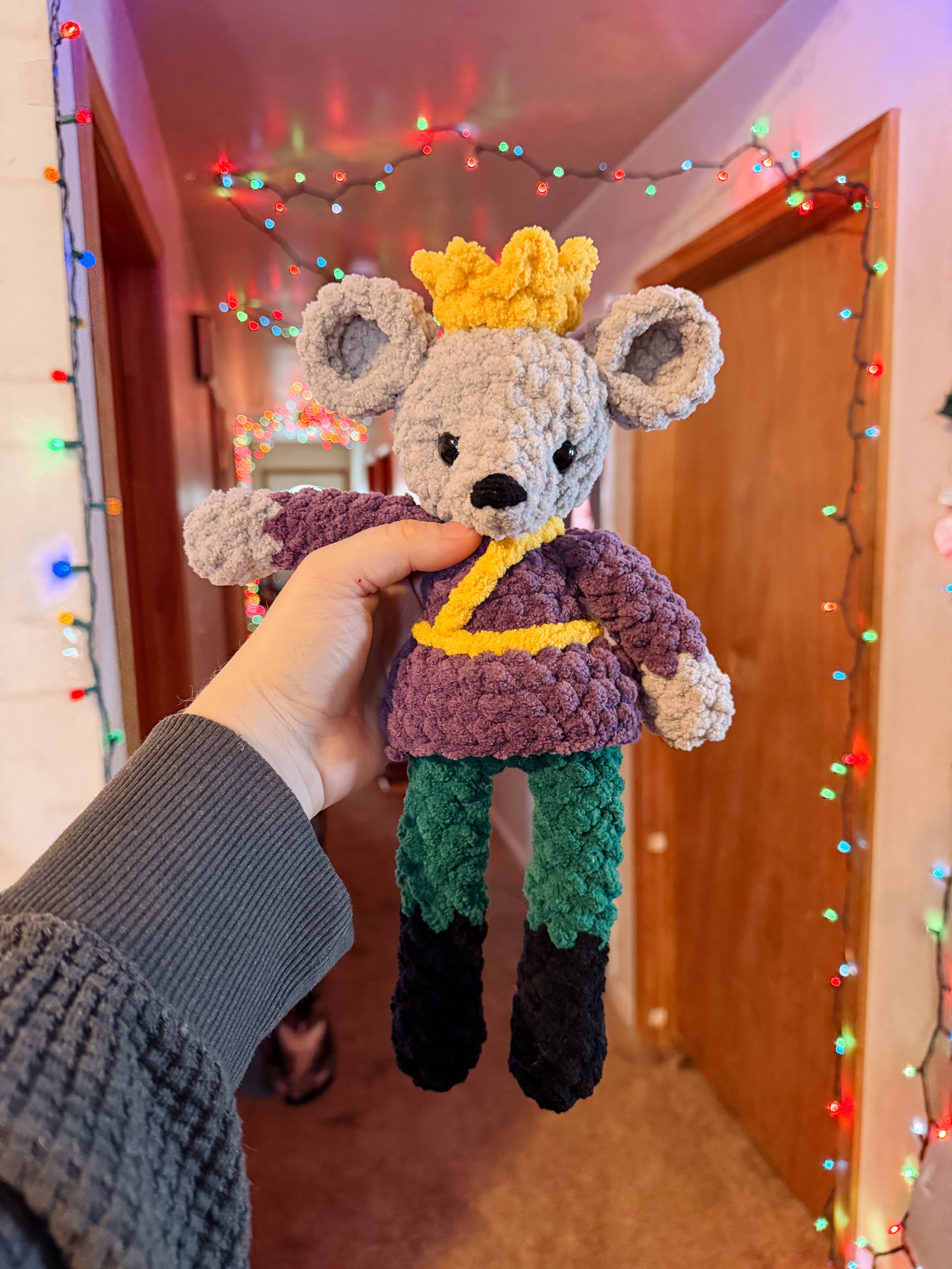 Classic Mouse King Crochet Pattern